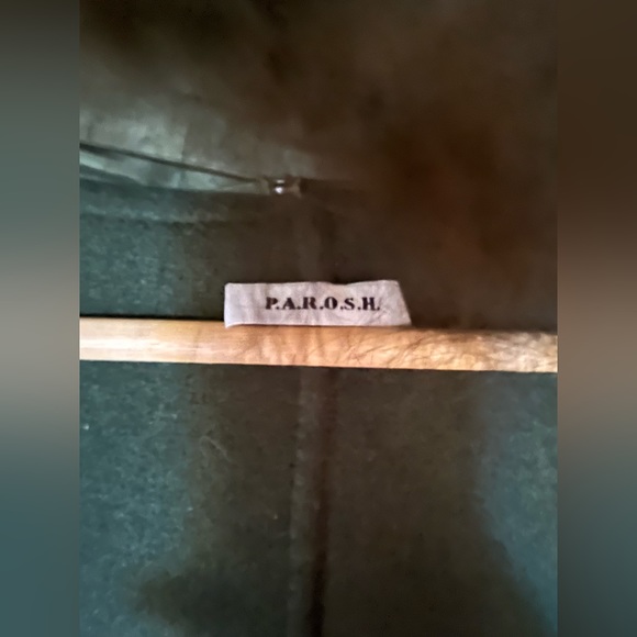 Excellent condition coat with real fur hood - Picture 2 of 4